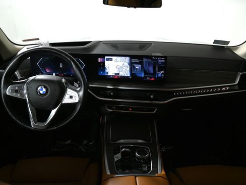 Certified 2023 BMW X7 xDrive40i w/ Premium Package image 17