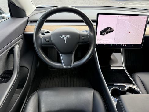Used 2019 Tesla Model 3 Standard Range Plus image 18