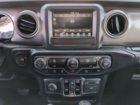 Used 2022 Jeep Wrangler Unlimited Sport AWD/4WD image 22