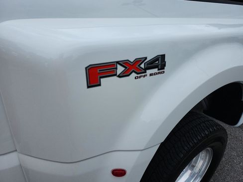 Used 2024 Ford F350 Lariat w/ Lariat Ultimate Package image 4