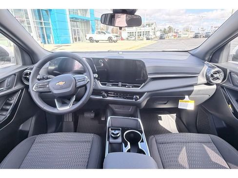 New 2026 Chevrolet Equinox LT image 10