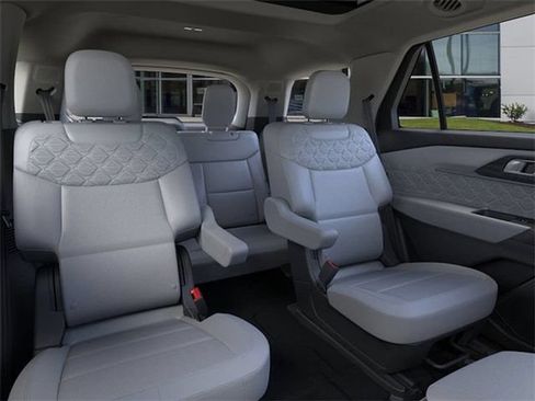 New 2026 Ford Explorer Platinum w/ LUX Leather Package AWD/4WD image 11