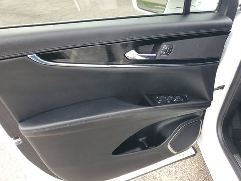 Certified 2023 Lincoln Nautilus Reserve image 10