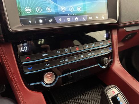 Used 2020 Jaguar F-PACE SVR AWD/4WD image 44