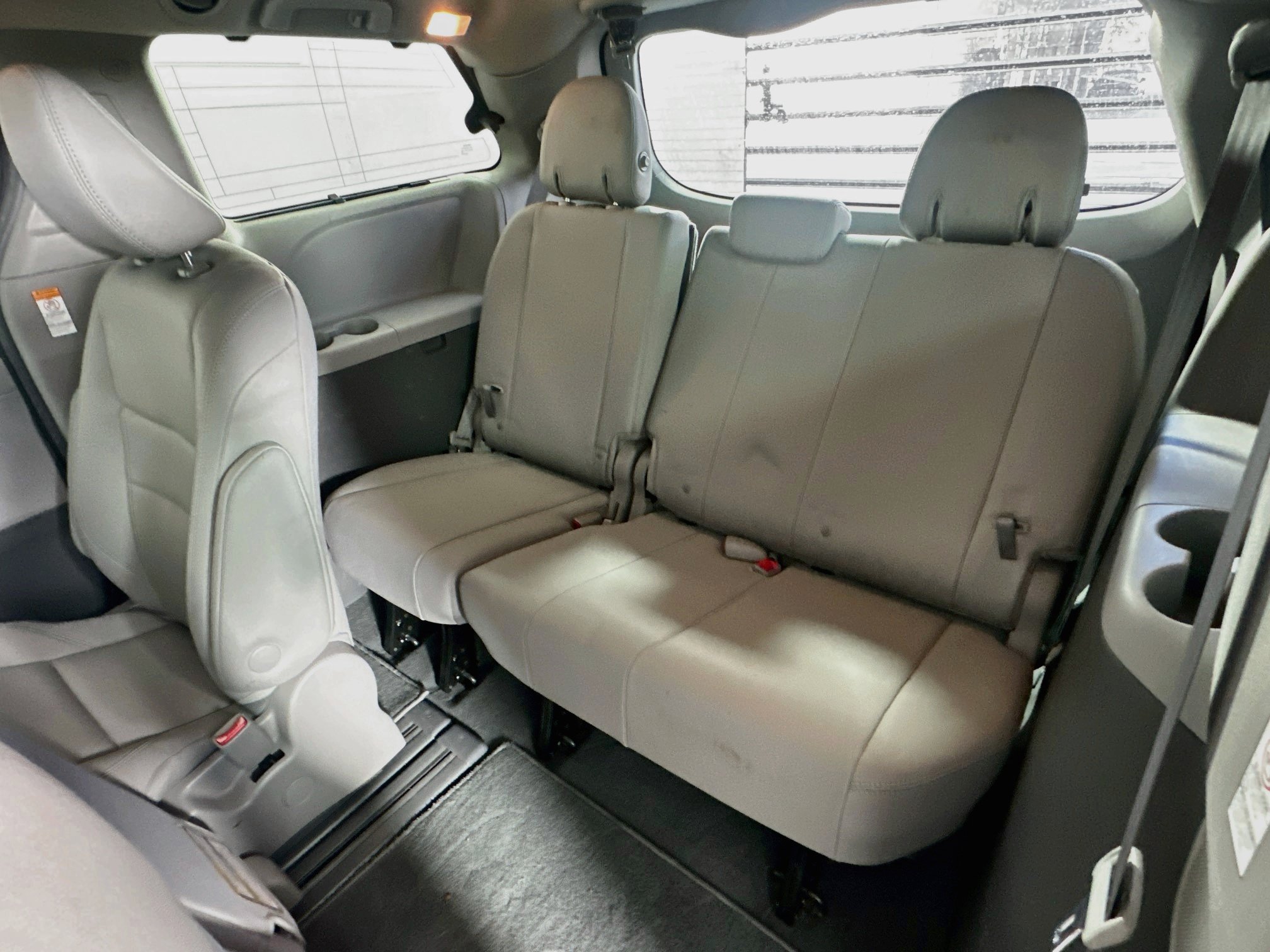 Used 2019 Toyota Sienna XLE FWD image 31