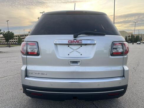 Used 2015 GMC Acadia SLE FWD image 4