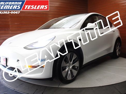 Used 2021 Tesla Model Y Long Range image 1