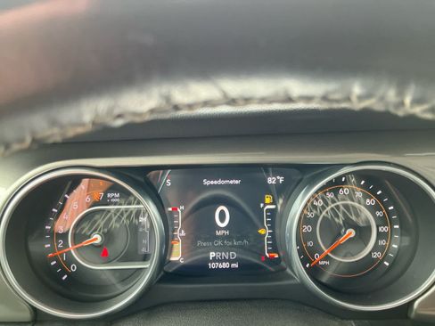 Used 2018 Jeep Wrangler Unlimited Sahara w/ LED Lighting Group AWD/4WD image 16