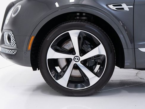 Used 2020 Bentley Bentayga V8 image 43