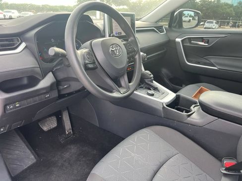 Used 2025 Toyota RAV4 XLE w/ Convenience Package AWD/4WD image 9