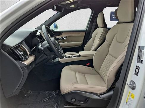 Used 2026 Volvo XC90 B6 Plus w/ Protection Package Premier AWD/4WD image 16