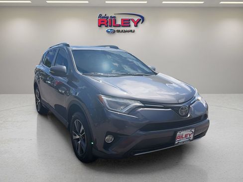Used 2017 Toyota RAV4 XLE AWD/4WD image 7