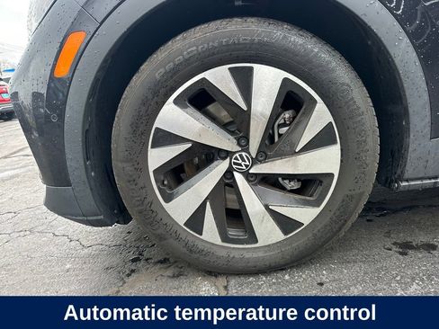 Used 2023 Volkswagen ID.4 2WD image 10