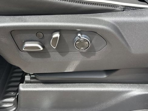 New 2026 GMC Sierra 1500 AT4X w/ LPO, Black Badging Package AWD/4WD image 17