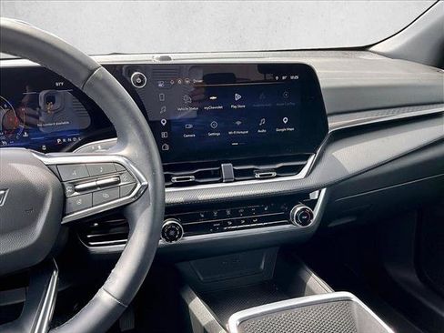 Used 2026 Chevrolet Equinox LT FWD image 8