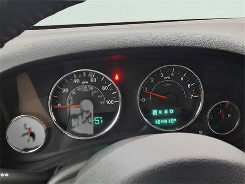 Used 2017 Jeep Wrangler Unlimited Sahara w/ Connectivity Group image 17