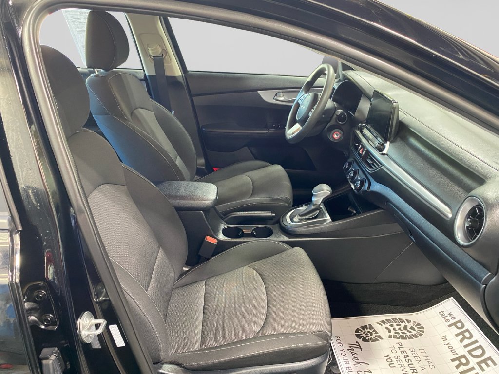 Used 2024 Kia Forte LXS FWD image 11