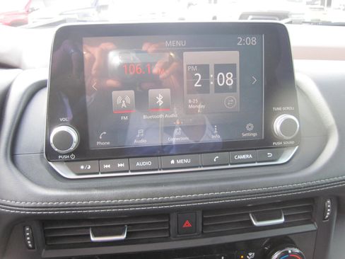 Used 2021 Nissan Rogue S image 12