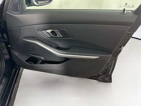 Used 2025 BMW 330i Sedan w/ Convenience Package image 35