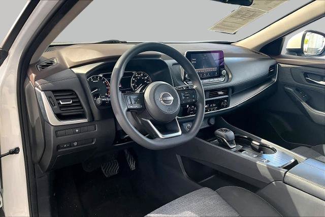 Certified 2023 Nissan Rogue SV FWD image 17