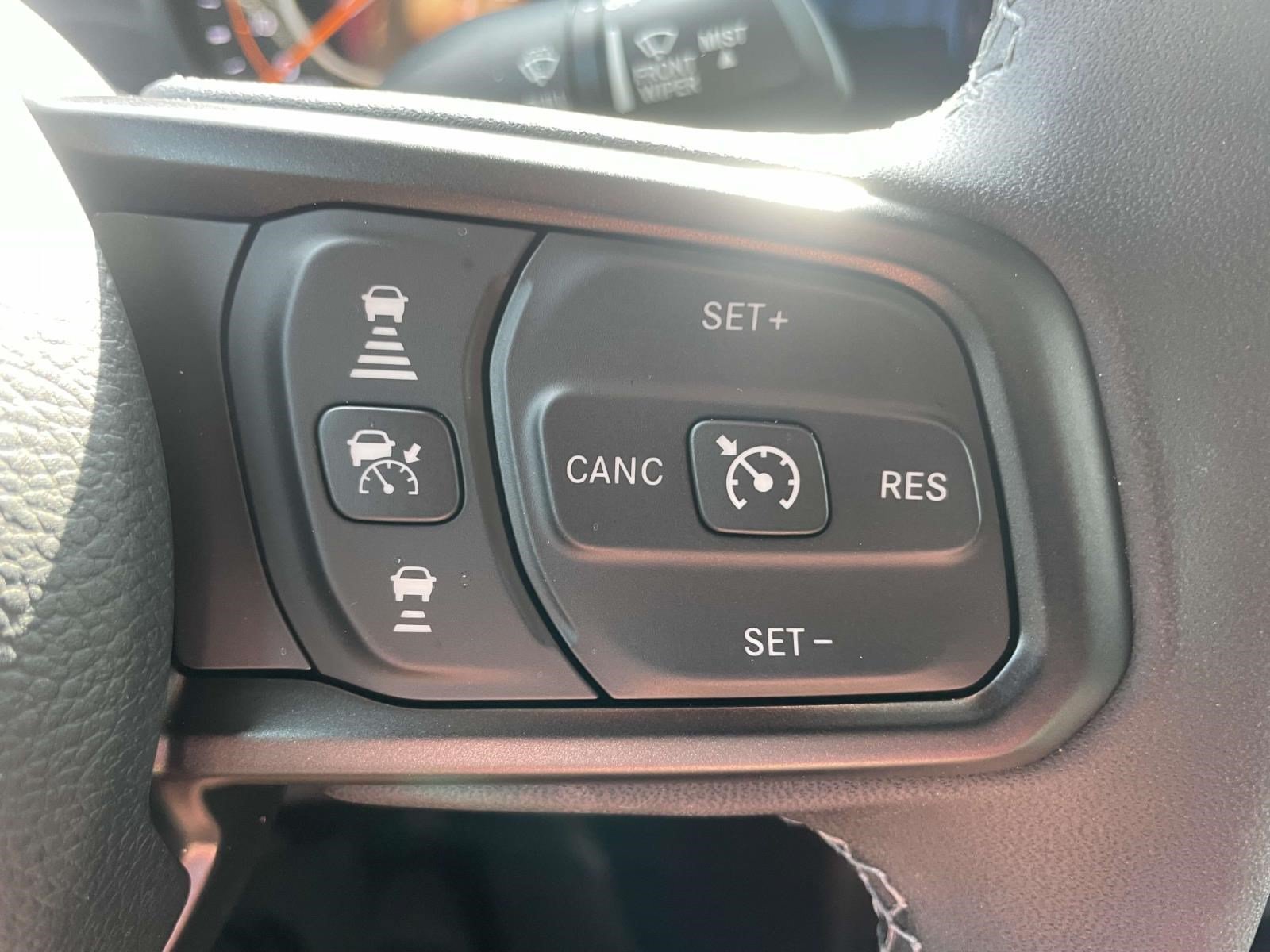 Used 2026 Jeep Gladiator Sport AWD/4WD image 19
