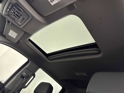 New 2026 GMC Sierra 1500 SLT w/ SLT Premium Plus Package image 32