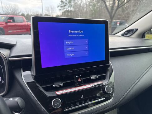 Used 2025 Toyota Corolla XLE image 4