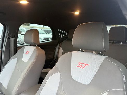 Used 2018 Ford Focus ST image 14