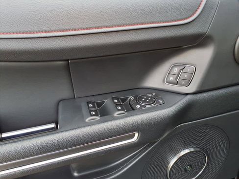 Used 2022 Ford Expedition Max Limited image 26