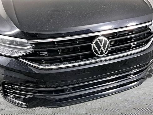 Used 2023 Volkswagen Tiguan SE R-Line AWD/4WD image 31