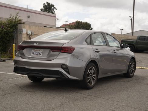 Used 2023 Kia Forte LXS FWD image 4