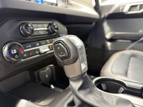 Used 2025 Ford Bronco Outer Banks AWD/4WD image 39