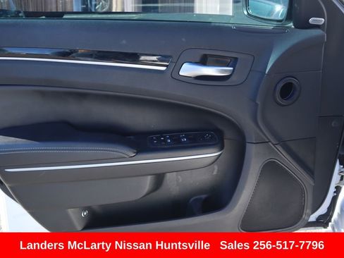 Used 2023 Chrysler 300 S image 21