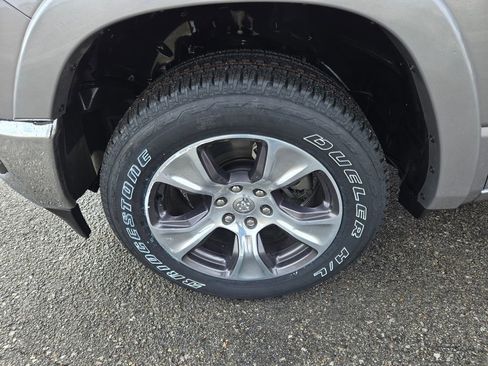 Used 2022 RAM 1500 Laramie AWD/4WD image 10