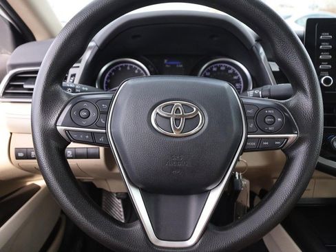 Used 2022 Toyota Camry LE w/ Carpet Mat Package (TMS) FWD image 10