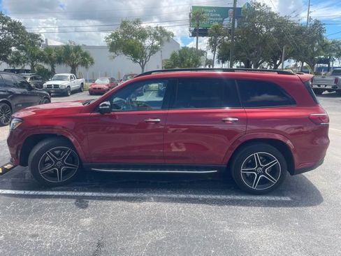 Used 2023 Mercedes-Benz GLS 580 4MATIC image 2