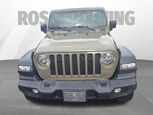 Used 2020 Jeep Gladiator Sport w/ Quick Order Package 24S AWD/4WD image 2