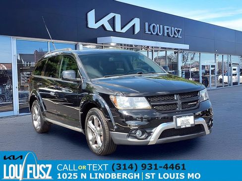 Used 2017 Dodge Journey Crossroad FWD image 1