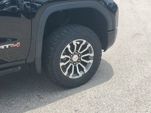Used 2021 GMC Sierra 1500 AT4 w/ AT4 Value Package AWD/4WD image 7