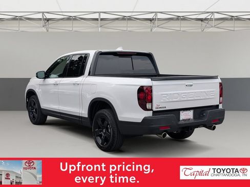 Used 2025 Honda Ridgeline Black Edition image 5