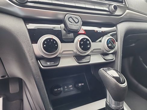 Used 2019 Hyundai Elantra SE w/ Cargo Package FWD image 20