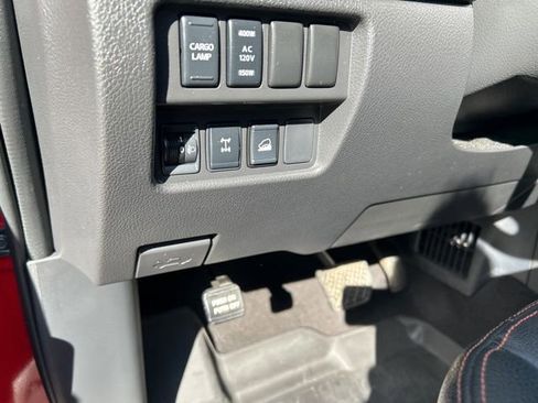 Used 2024 Nissan Titan PRO-4X w/ Pro-4x Convenience Package AWD/4WD image 21