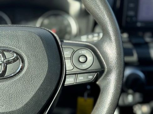 Used 2020 Toyota RAV4 LE image 24