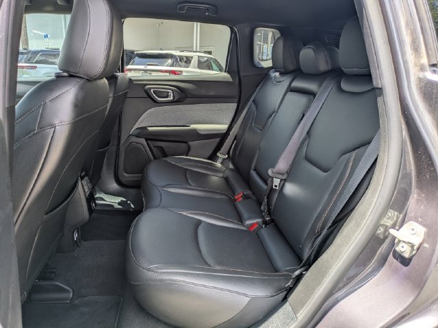 Used 2024 Jeep Compass Latitude AWD/4WD image 17