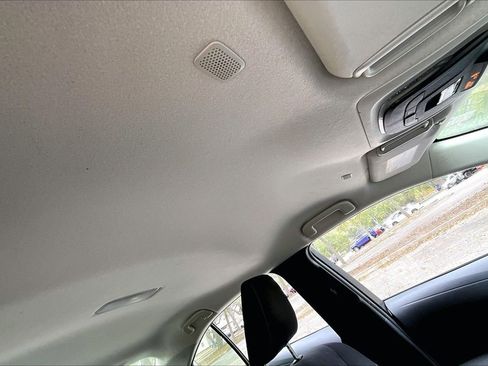 Used 2023 Toyota Corolla LE image 24