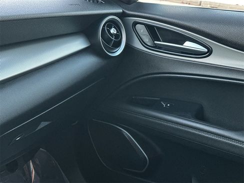 Used 2019 Alfa Romeo Stelvio Ti Sport w/ Quick Order Package 22S Sport image 32