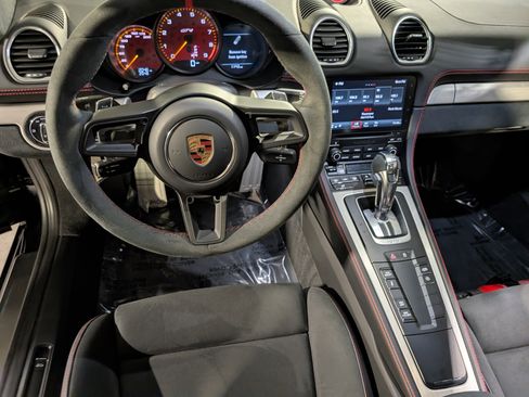 Certified 2023 Porsche 718 Cayman GT4 RWD image 6