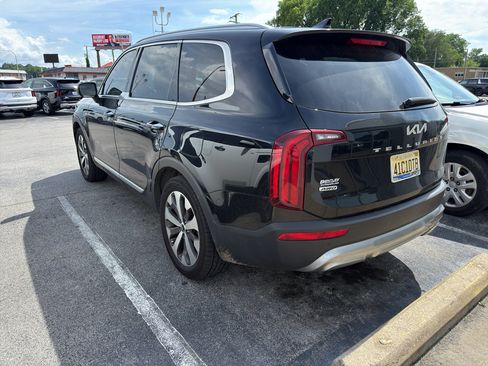 Used 2022 Kia Telluride S AWD/4WD image 3