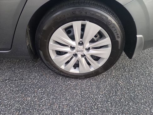 Used 2024 Nissan Sentra S image 11