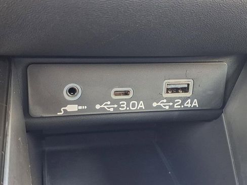 Used 2025 Subaru Outback Premium image 15